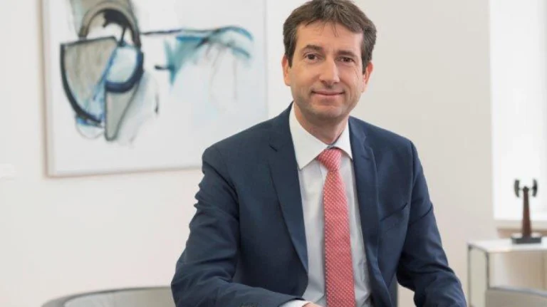 Ελβετία: Πέθανε ξαφνικά, ενώ έκανε πεζοπορία, ο 55χρονος αντικαγκελάριος Αντρέ Σιμονάτσι