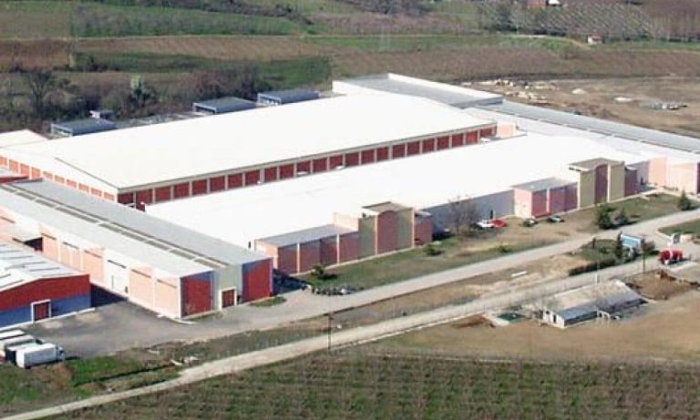 Στο δρόμο 130 οικογένειες-“Λουκέτο” στη βιομηχανία Βαρβαρέσος