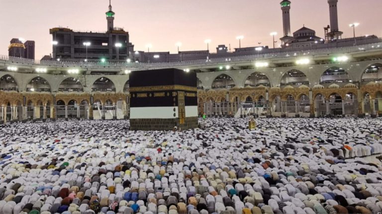 Ξεπέρασαν τους 900 οι νεκροί σε προσκύνημα μουσουλμάνων στην Σαουδική Αραβία – Άλλοι ποδοπατήθηκαν και άλλοι από τον καύσωνα