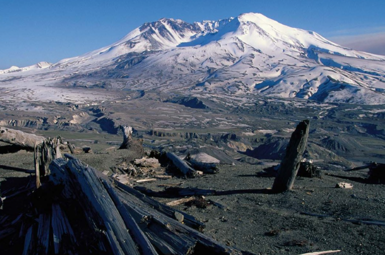 368 σεισμοί από τον Φεβρουάριο:  Η σεισμική δραστηριότητα δείχνει σημάδια της “επαναφόρτισης” του όρους Αγία Ελένη
