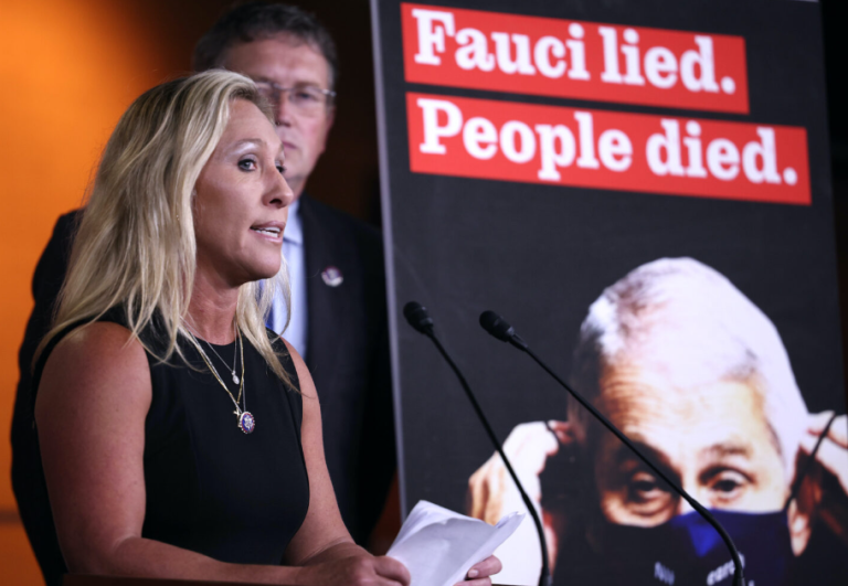 Βουλευτής Marjorie Taylor Greene:Η NIAID χρηματοδότησε από τον Fauci δοκιμές σε ζώα σε λαγωνικά