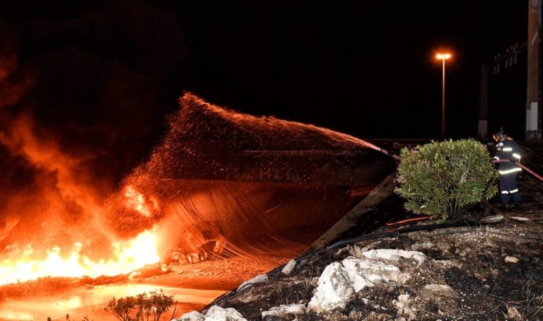Ένα τροχαίο, μία έκρηξη πολλά ερωτήματα για όσα συνέβησαν στην εθνική Αθηνών-Κορίνθου