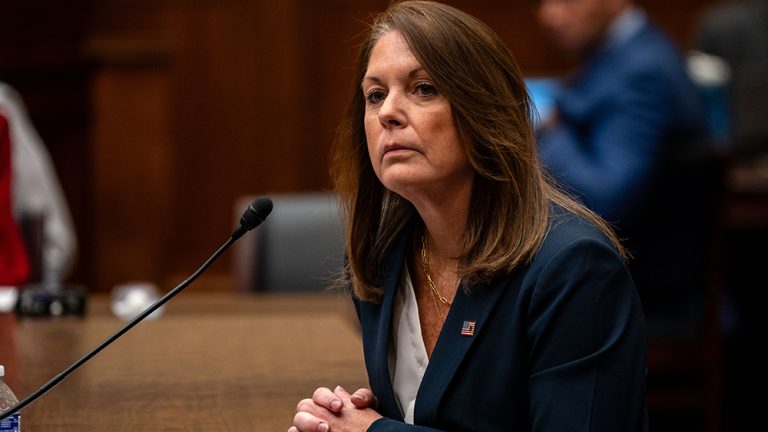 DEEP STATE COVER-UP: Όλοι οι επικεφαλής των αμερικανικών μυστικών υπηρεσιών, συμπεριλαμβανομένου του Τσιτλ, αρνούνται να καταθέσουν στην έρευνα για τη δολοφονία Τραμπ