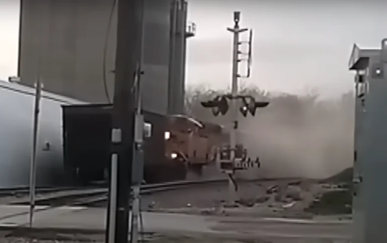 Ξέφυγε η κατάσταση: Έφηβος στις ΗΠΑ προκάλεσε εκτροχιασμό τρένου για να ανεβάσει το βίντεο στο YouTube