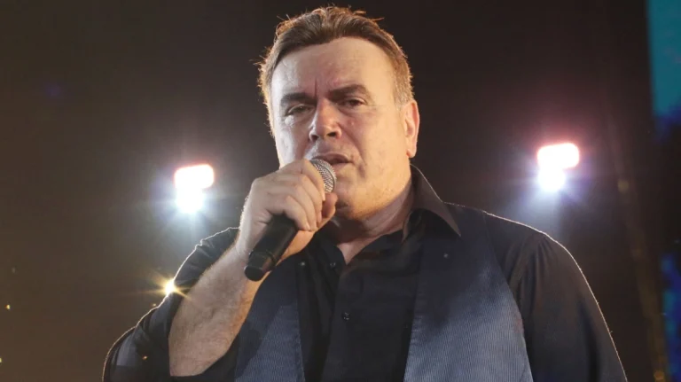 Μανώλης Λιδάκης: Σοβαρό πρόβλημα υγείας για τον τραγουδιστή – Ακυρώνει όλες τις εμφανίσεις του