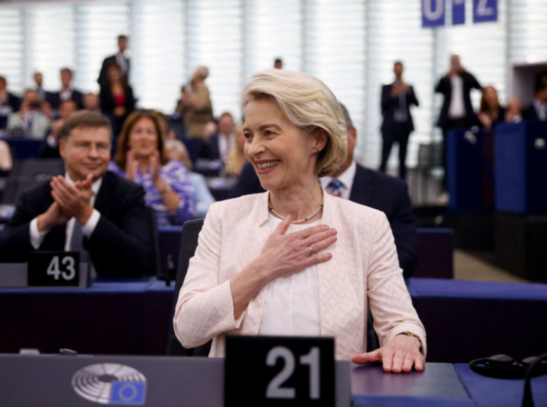 Ευρωκοινοβούλιο: Επανεκλογή Ούρσουλα φον ντερ Λάιεν στην Κομισιόν με 401 ψήφους