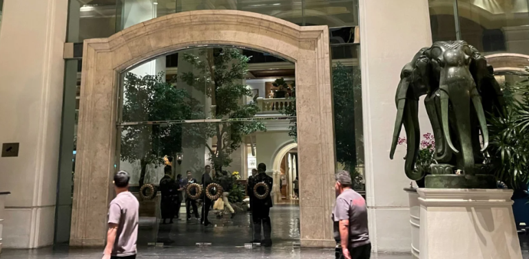 Θρίλερ με τους έξι νεκρούς σε πολυτελές ξενοδοχείο στην Ταϊλάνδη -Βρέθηκαν με αφρούς στο στόμα