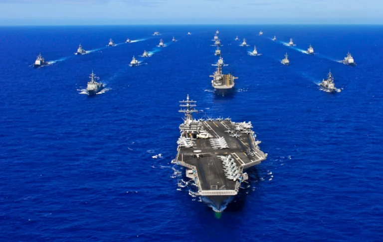 Την μεγαλύτερη μετακίνηση πολεμικών πλοίων στη Μέση Ανατολή ετοιμάζουν οι ΗΠΑ- Βομβαρδιστικά Β-2 προσγειώθηκαν στο Κατάρ