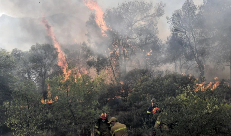 Παγγαίο / Καίγεται για έβδομη μέρα – Το μέγεθος της καταστροφής από δορυφόρο