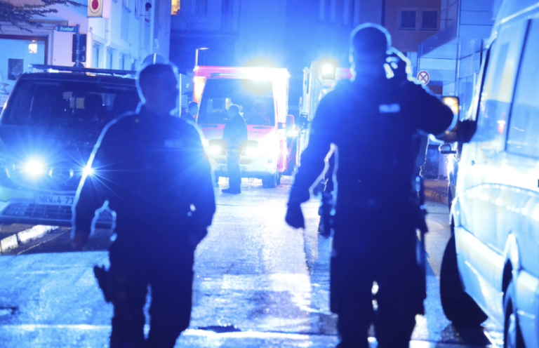 Μακελειό στο Ζόλινγκεν της Γερμανίας,ανθρωποκυνηγητό  για να εντοπιστεί ο δράστης του μακελειού