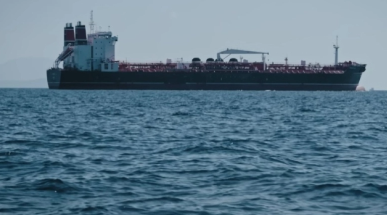 Σκοτεινός στόλος: Τα δεξαμενόπλοια «φαντάσματα» που μεταφέρουν παράνομα πετρέλαιο