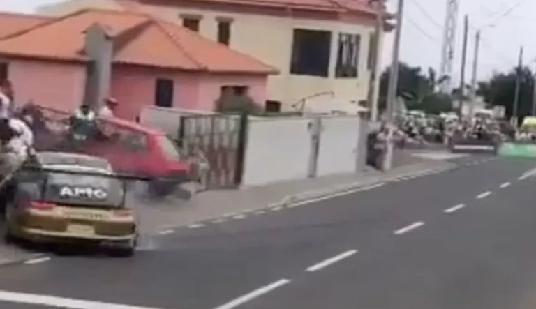 Πορτογαλία: Τρομακτικό ατύχημα σε ράλι – Porsche έπεσε σε θεατές, τραυματίστηκαν δύο παιδιά