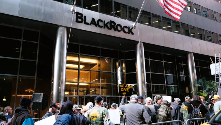Αρχεία χρεοκοπίας BlackRock! Η απίστευτη κατάρρευση ενός οικονομικού γίγαντα.