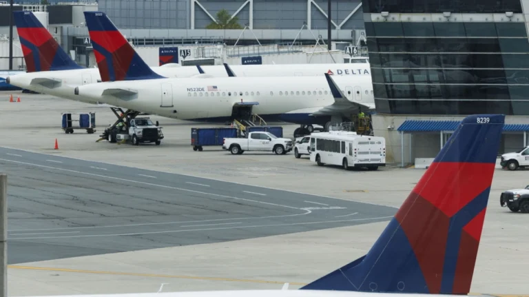 Η Delta Airlines αναστέλλει τις πτήσεις από Νέα Υόρκη προς Τελ Αβίβ μέχρι το τέλος του έτους