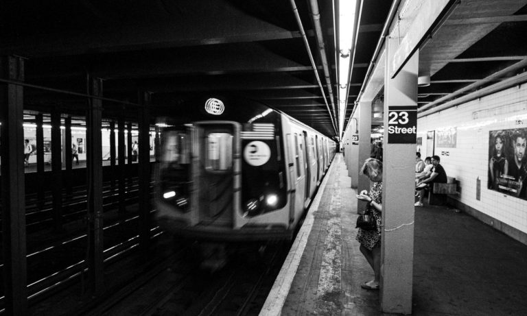 Πυροβολισμοί στο μετρό του Σικάγο: Τέσσερις νεκροί