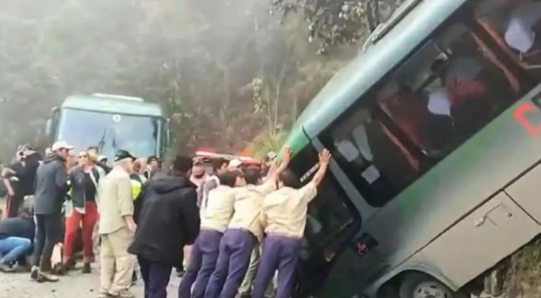 Περού: Τριάντα τουρίστες τραυματίστηκαν σε τροχαίο στο Μάτσου Πίτσου