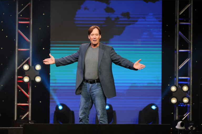 «Βόμβα» του «Ηρακλή» Κέβιν Σόρμπο: Από το Χόλιγουντ έφυγα γιατί είναι όλοι παιδεραστές