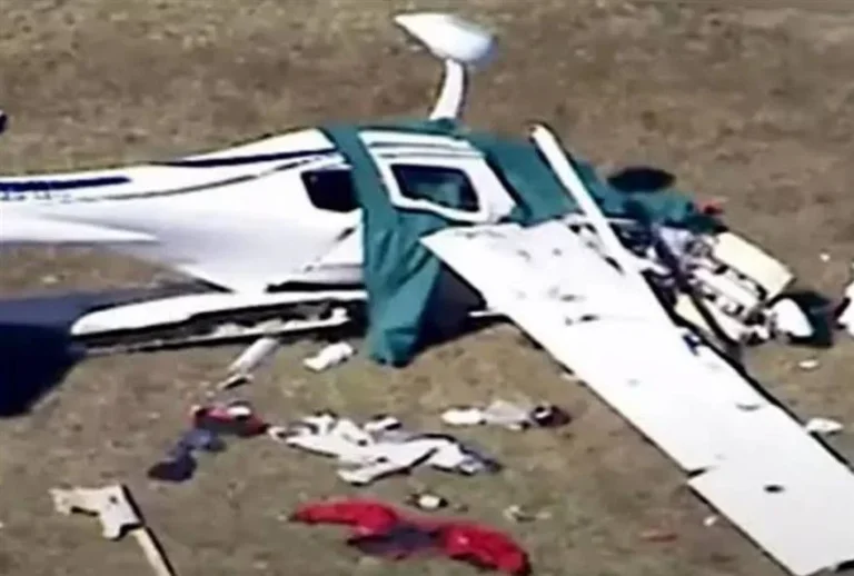 Αυστραλία: Τρεις νεκροί μετά από τη σύγκρουση αεροσκαφών – «Συντρίμμια έρχονταν από τον ουρανό»