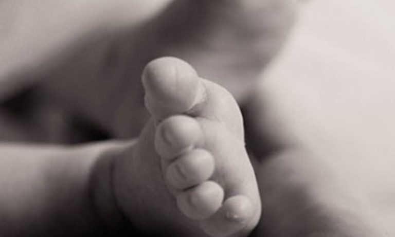 Φρίκη σε νοσοκομείο: 6χρονο αγοράκι σκότωσε πρόωρο μωρό ρίχνοντάς το στο πάτωμα σαν κούκλα