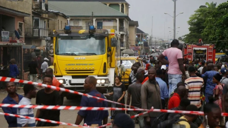 Έκρηξη βυτιοφόρου που μετέφερε καύσιμα στη Νιγηρία – Τουλάχιστον 94 άνθρωποι κάηκαν ζωντανοί