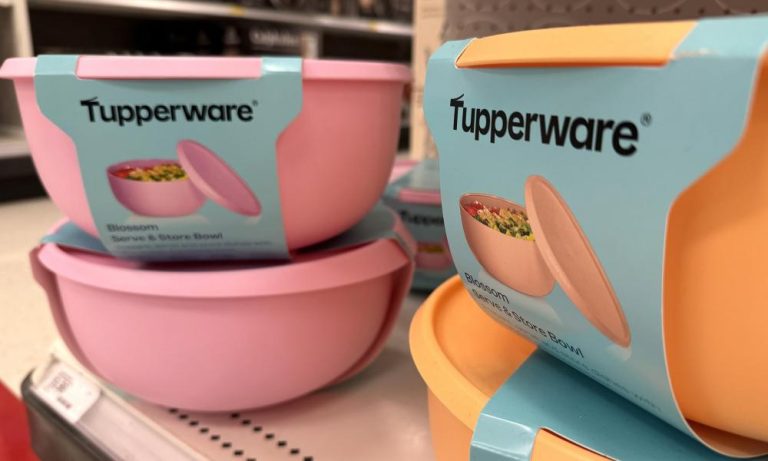 Tupperware: Tην γλίτωσε στο «τσακ» η εταιρεία που μας έμαθε τα τάπερ – Ακυρώθηκε ο πλειστηριασμός