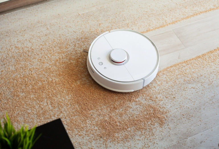 Χάκερ απέκτησαν πρόσβαση σε ρομποτικές σκούπες και ενοχλούσαν τους κατόχους και τα κατοικίδια τους