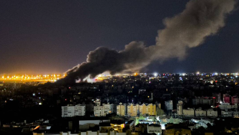 Πυροβολισμοί στον αέρα και πυροτεχνήματα στη νότια Βηρυτό