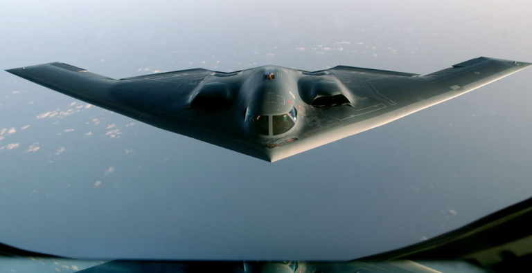 Υεμένη: Αμερικανικός βομβαρδισμός πέντε αποθηκών όπλων των Χούθι