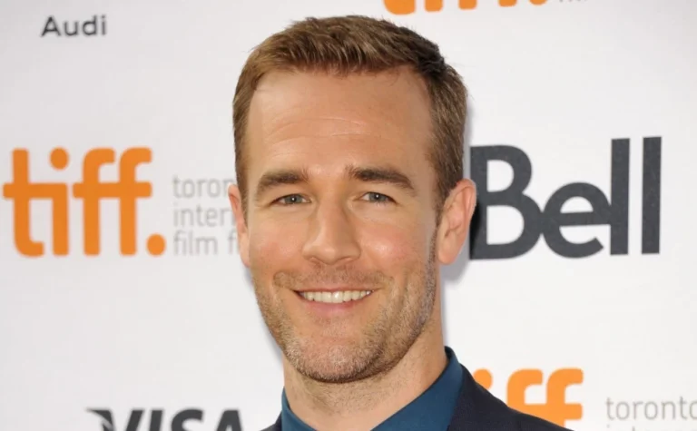 Ο γνωστός ηθοποιός Τζέιμς Βαν Ντερ Μπικ ανακοίνωσε ότι πάσχει από καρκίνο του παχέος εντέρου