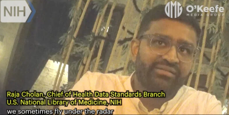 Ο Raja Cholan, επικεφαλής των δεδομένων υγείας του NIH, δήλωσε σε κρυφή κάμερα πως δεν έχει κάνει το εμβόλιο Covid επειδή προκαλέι καρδιακά προβλήματα!
