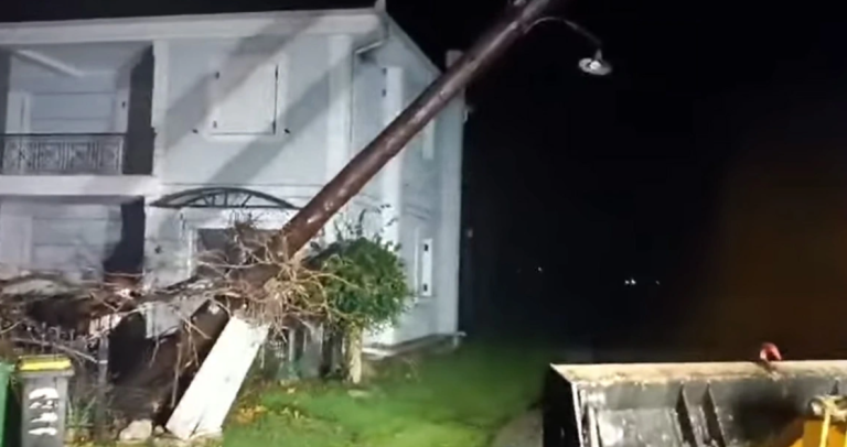 Καιρός: Ισχυροί άνεμοι σάρωσαν Θεσσαλία, Ήπειρο και Εύβοια – Πτώσεις δέντρων και διακοπές ρεύματος