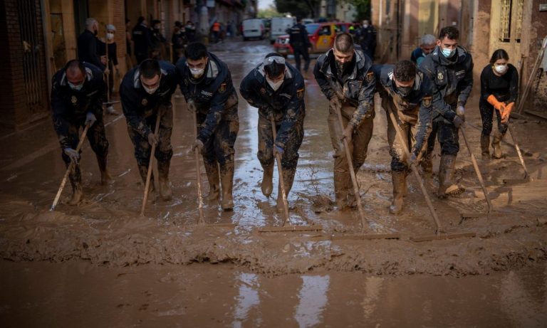 Ισπανία: Χαοτικές εικόνες 8 μέρες μετά από τις φονικές πλημμύρες – 219 νεκροί και 93 αγνοούμενοι