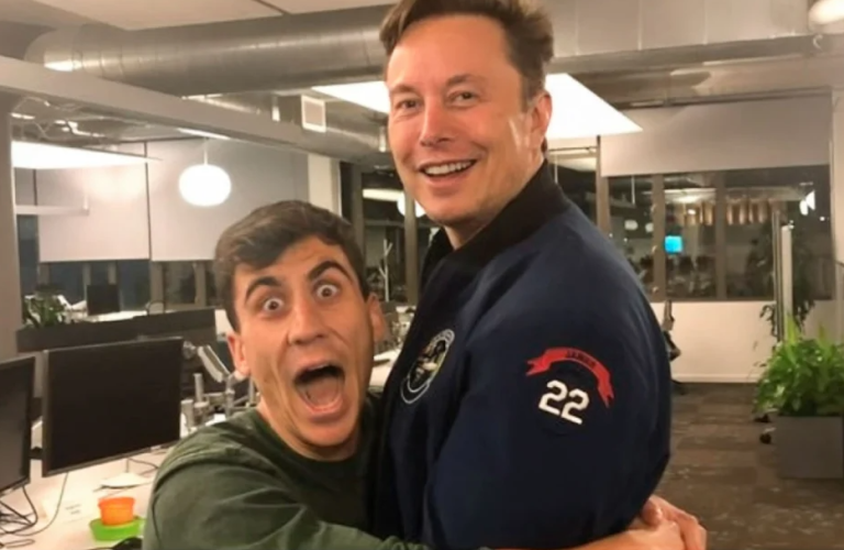 Ο Έλον Μασκ ψηφίζει Φειδία… για πρόεδρο της Ευρωπαϊκής Ένωσης!