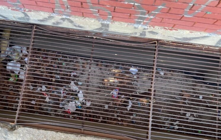 Bullying στη Νέα Ιωνία: Μαθητές γυμνασίου έκλεισαν 12χρονο σε αυτό το φρεάτιο με “δόλωμα” 5 ευρώ