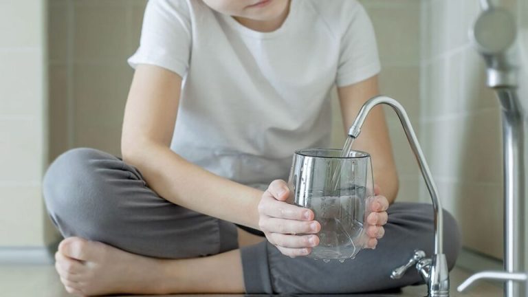 Ερευνητές ανακάλυψαν άγνωστη μέχρι τώρα ουσία στο πόσιμο νερό – Ελέγχεται αν ευθύνεται για καρκίνους