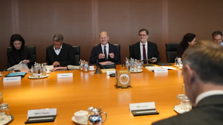 Κυβερνητική κρίση στη Γερμανία: Ο Σολτς απέπεμψε τον υπουργό Οικονομικών – Πιθανές οι πρόωρες εκλογές