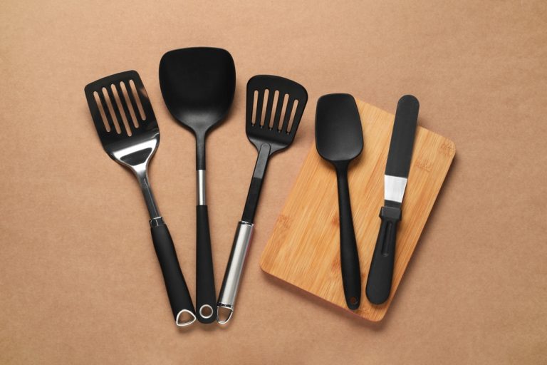 Ανακαλείται -πάλι- οικιακή σπάτουλα λόγω καρκινογόνων ουσιών