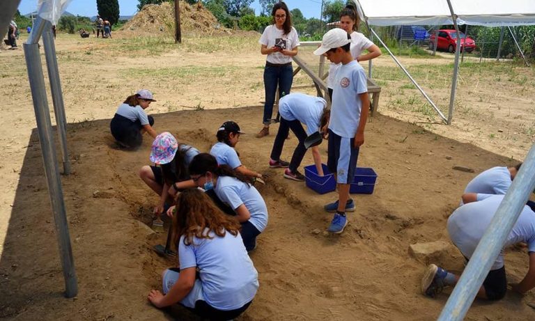 Μυστηριώδες άγαλμα εξωγήινου βρέθηκε στο Κουβέιτ: Ανεκτίμητο εύρημα για την αρχαιολογία