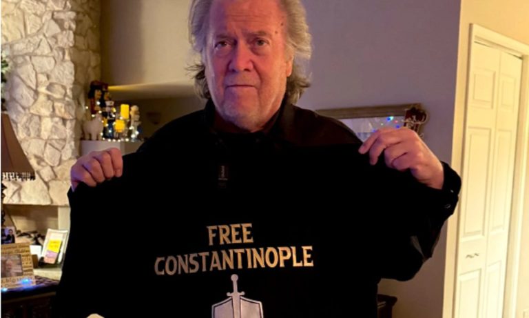 Σύμβουλος του Τραμπ με μπλουζάκι «Λευτεριά στην Κωνσταντινούπολη» – Σοκ στην Τουρκία
