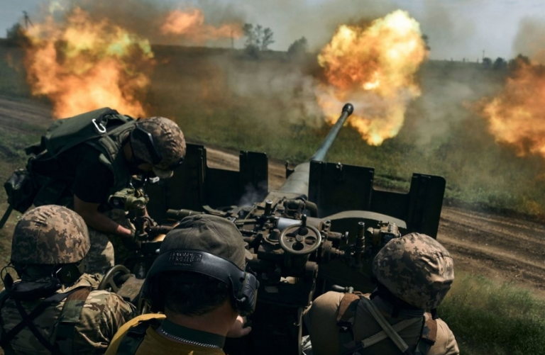 Έτοιμοι να διαφύγουν στο εξωτερικό Ζελένσκι και βουλευτές – Η Ουκρανία «πέφτει» και ετοιμάζονται να αποδράσουν