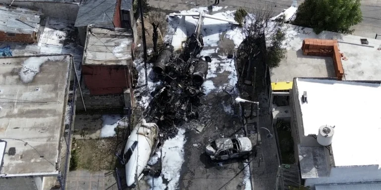 Βίντεο-σοκ από την πτώση ιδιωτικού αεροπλάνου σε σπίτια στο Μπουένος Άιρες