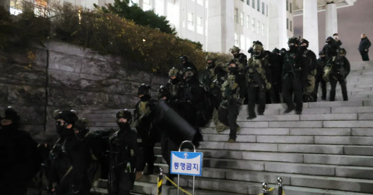 Νότια Κορέα-Σε φιάσκο εξελίσσεται η κήρυξη στρατιωτικού νόμου -Αποσύρονται οι στρατιώτες, «συλλάβετε τον πρόεδρο»
