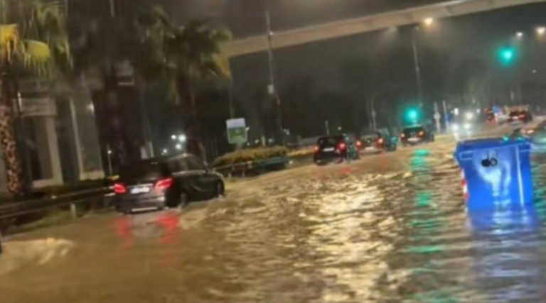 Θωμαΐδης για τα λύματα στην Ποσειδώνος: Να πλυθούν καλά όσοι έχουν έρθει σε επαφή – Πιθανές οι σοβαρές μολύνσεις