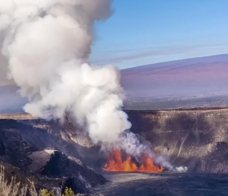 Χαβάη: Παιδί παραλίγο να πέσει σε ενεργό ηφαίστειο – Σώθηκε «τελευταία στιγμή»