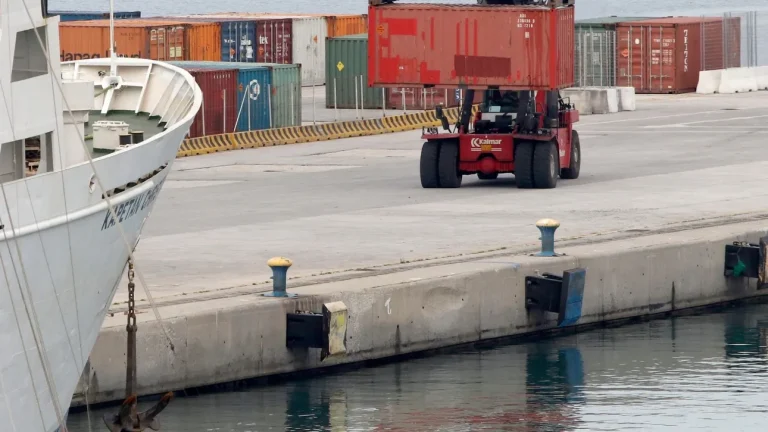 Τραγωδία στον Βόλο: Άνδρας εντοπίστηκε νεκρός σε ρυμουλκό