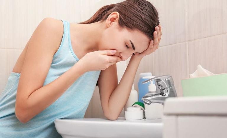 Τι είναι η «ασθένεια του εμετού» που παρουσιάζεται σε υψηλό 12ετίας φέτος το χειμώνα