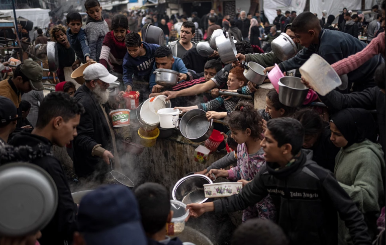 SOS για τη Γάζα: Τα βλέμματα στραμμένα στην ανταλλαγή ομήρων ενώ ο ΠΟΥ προειδοποιεί για την αποκατάσταση του συστήματος υγείας