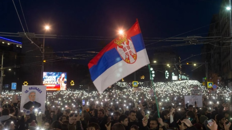 Λαϊκός ξεσηκωμός στο Βελιγράδι, μετά τον τραυματισμό φοιτήτριας