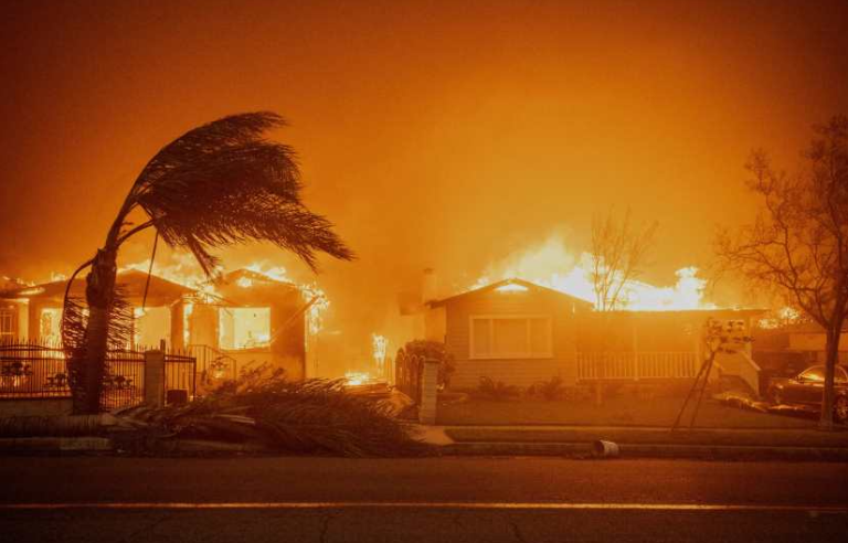 Πυρκαγιές στο Λος Άντζελες: Στους 24 αυξήθηκαν οι νεκροί, αναμένονται θυελλώδεις άνεμοι τις επόμενες ώρες