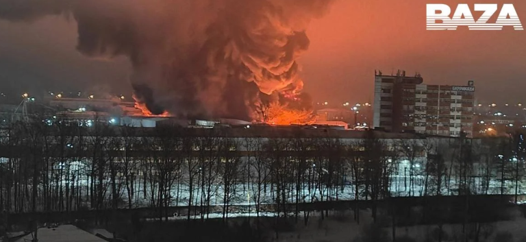 Ρωσία: Στις φλόγες εργοστάσιο παραγωγής ακετόνης στην περιφέρεια του Λένινγκραντ